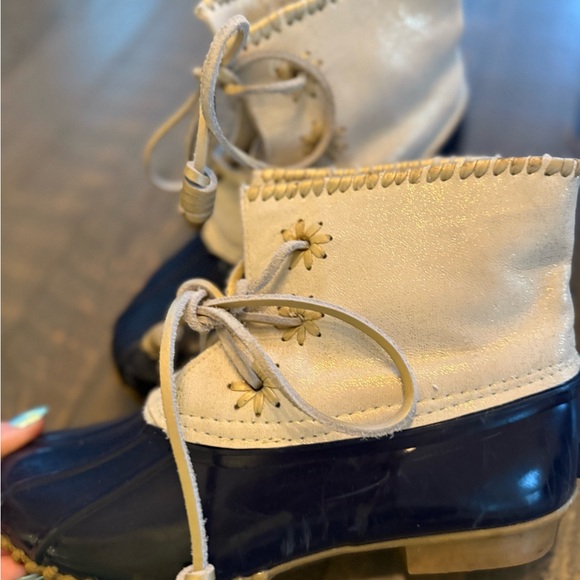 Jack Rogers gold and Navy Duck boots size 6 - Picture 5 of 7